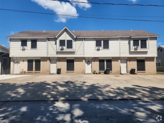 Building Photo - 517 5th St Unit D Rental