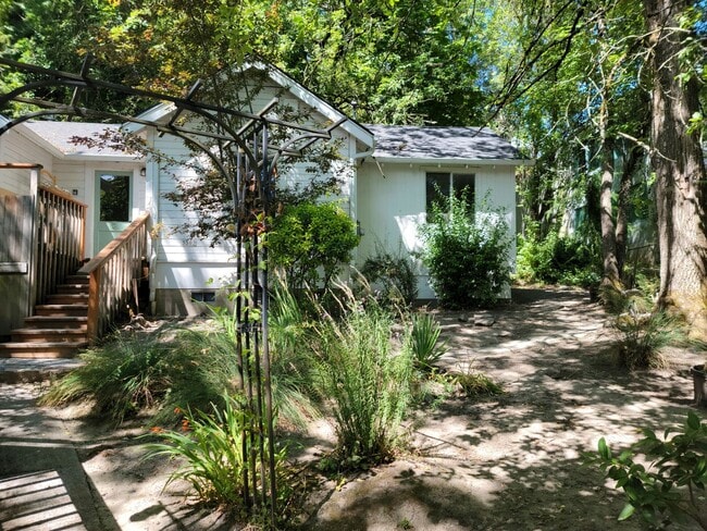 Building Photo - 044SCobert5503 Unit 5503 S Corbett Ave #A