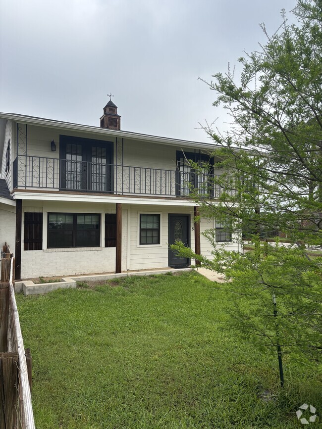 Building Photo - 521 FM 407 Rental