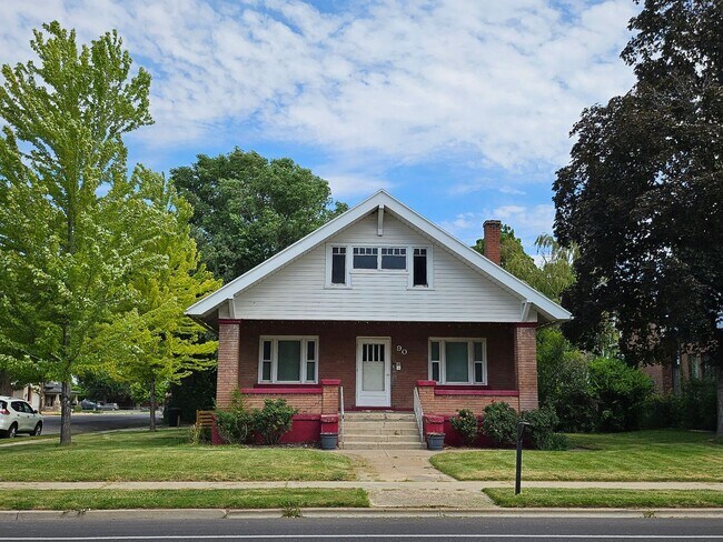 Building Photo - Spanish Fork Home with great Charm