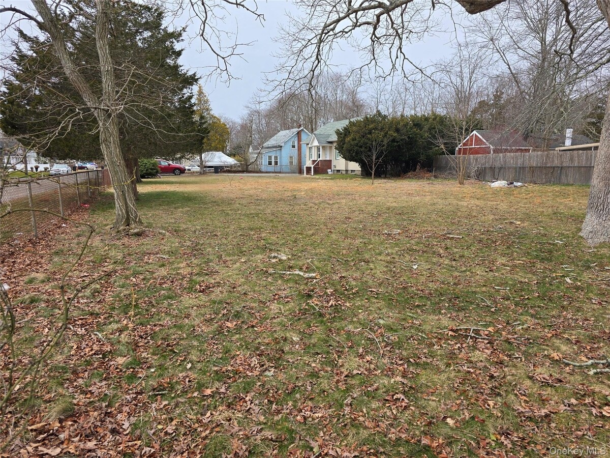 Photo - 5 Cedar Rd E