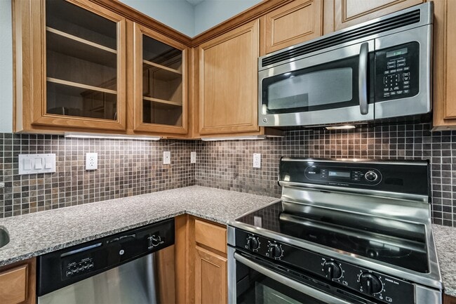 Building Photo - 3501 Chenevert St Unit True