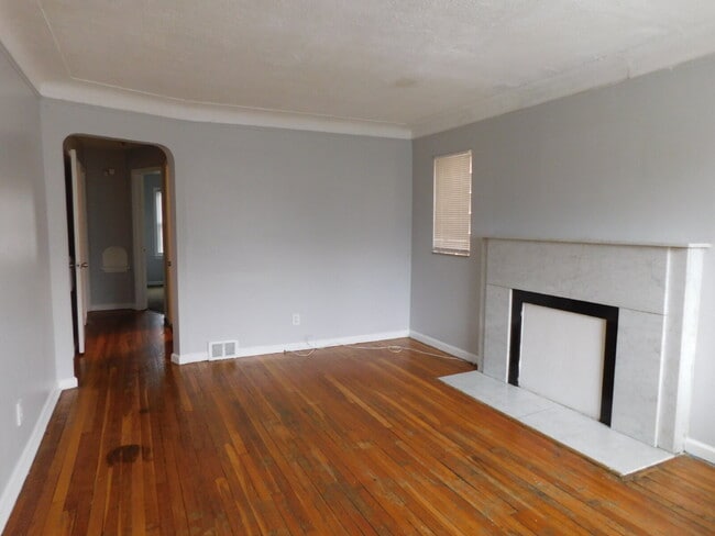 Photo - Newly Refreshed Move In Ready Bungalow