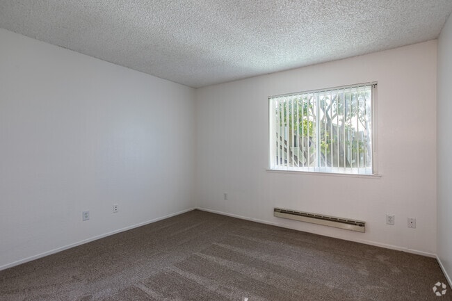 2BR, 2BA - Camelot