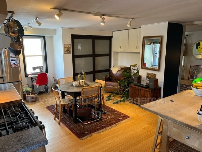 Photo - 285 1/2 Weaver Street