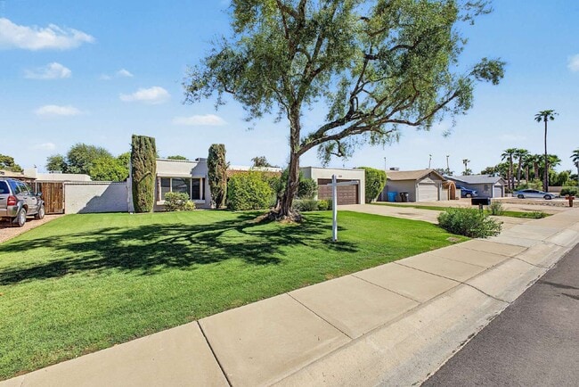 13015 N 49th Pl