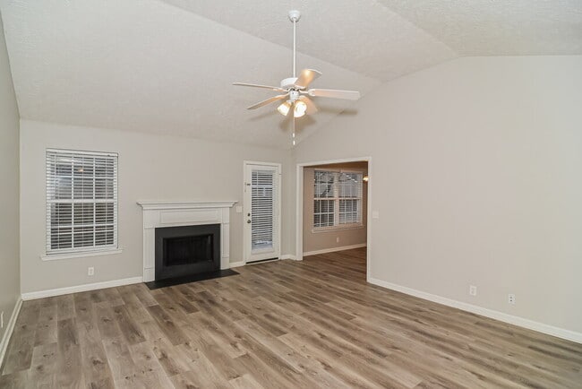 Photo - 3221 Lexmark Cir