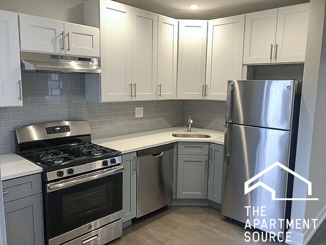 Photo - 1932 W Winona St