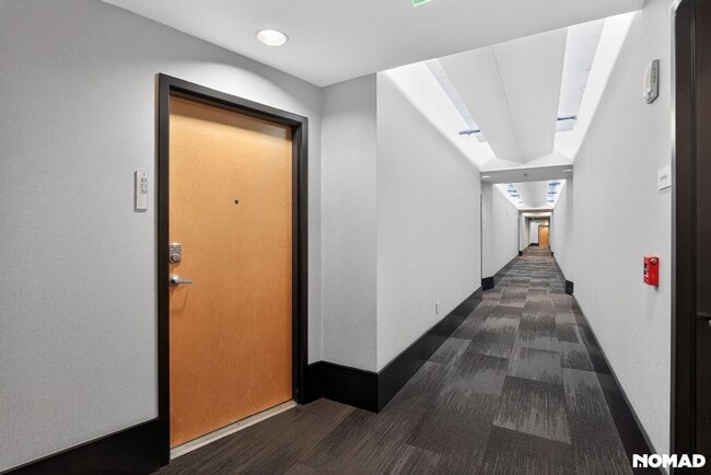 Photo - 943 Peachtree St NE