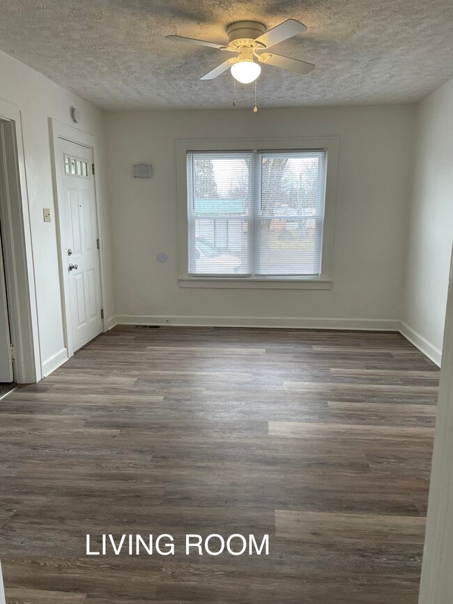 Photo - 220 W Willow St