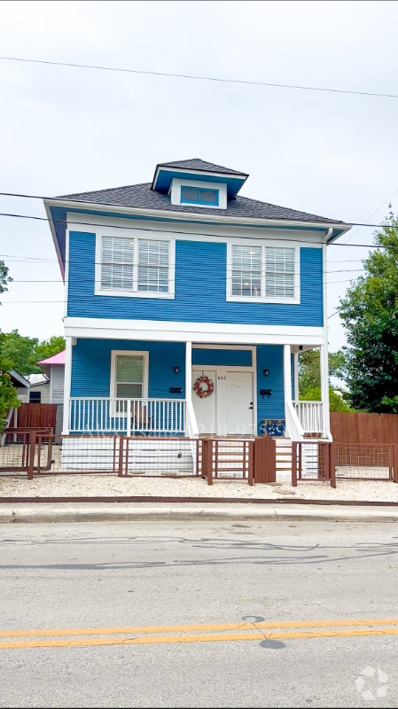 Building Photo - 802 Montana St Rental