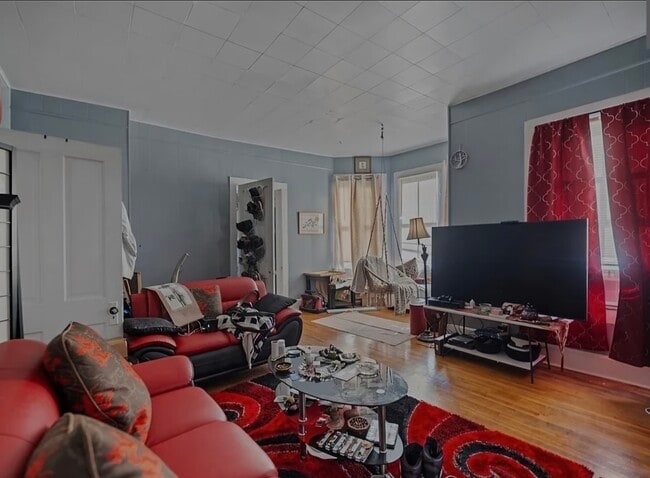 Photo - 367 Springmill St Unidad Downstairs