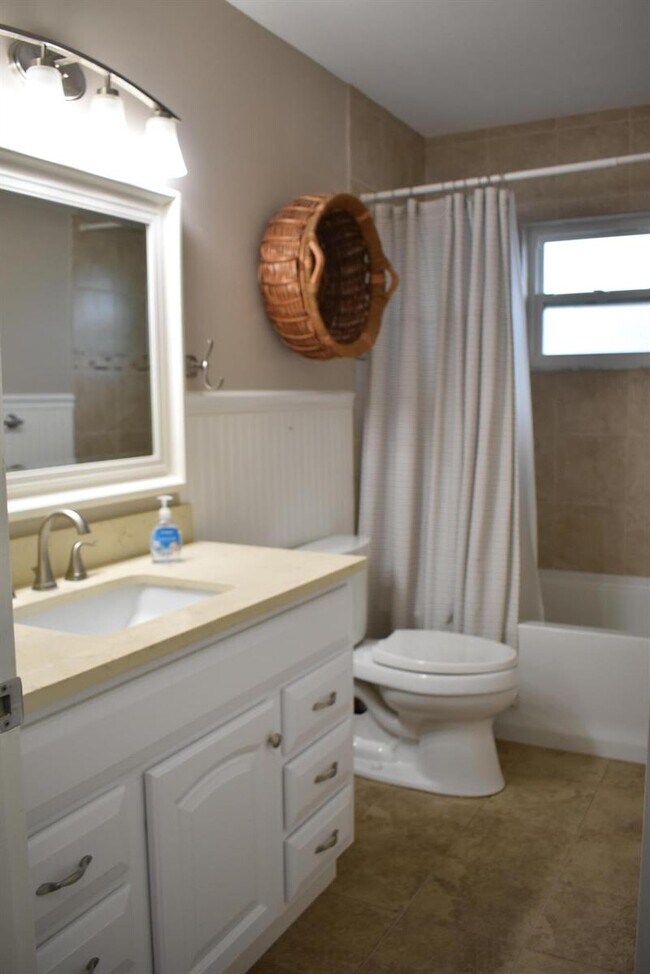 Photo - 826 Palama Way