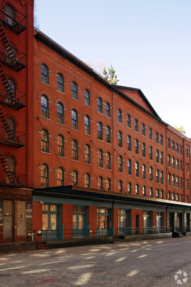 Photo - 39 Vestry St