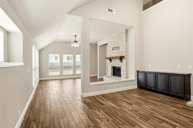 Photo - 1021 Rustic Oak Wy