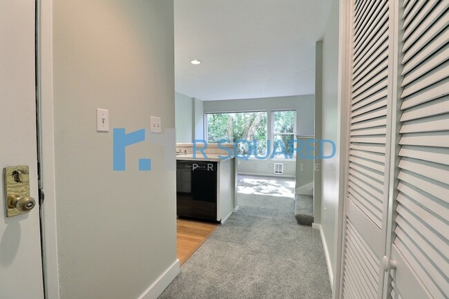 Photo - 3910 Whitman Ave N