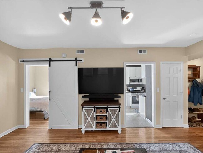 Photo - 7316 N Honore St