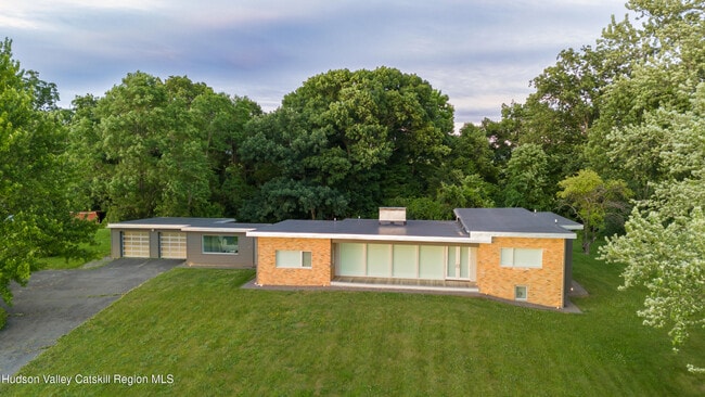Building Photo - 387 Tishauser Rd