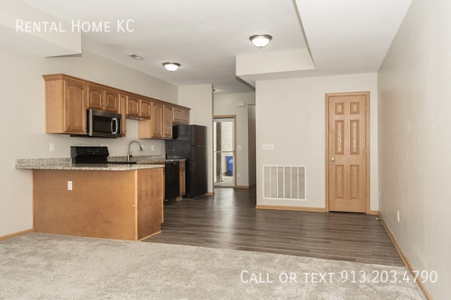 Photo - 830 S Woodson Ct