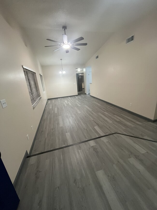 Photo - 218 Perth Ct