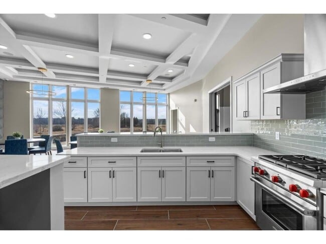 1 Hill Farm Rd Unit 307