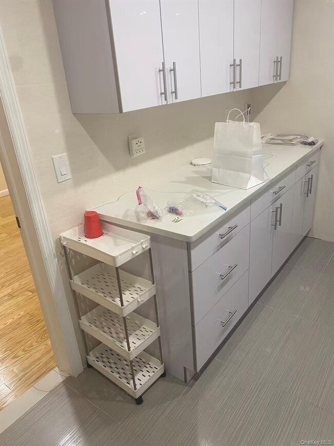 Photo - 207-24 28th Ave