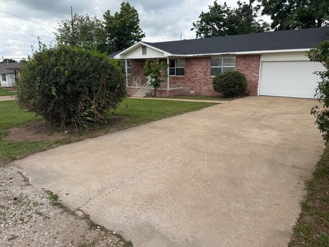 Photo - 904 NW 11th St