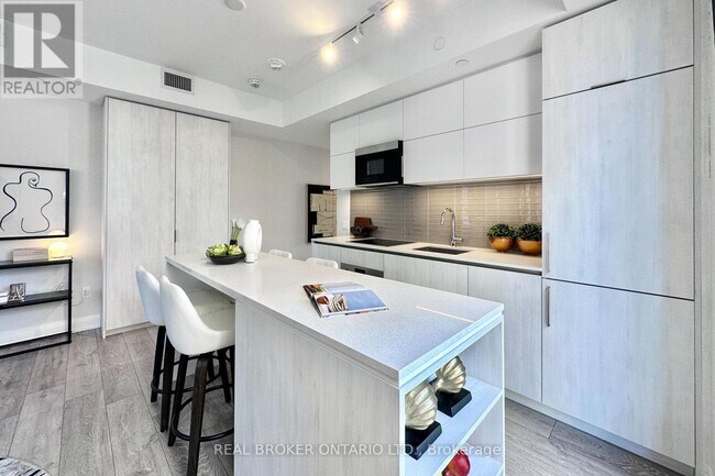 Photo - 21 Park St E Unité 518