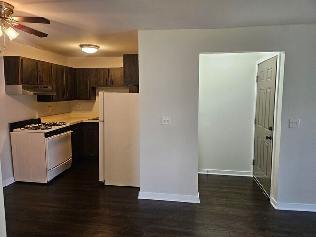 Photo - 1800 Light Road Unit Oswego, IL 60543 Unidad 207