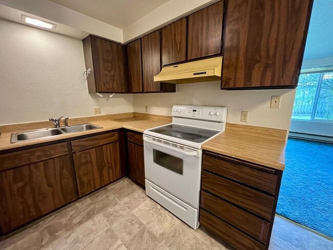 Photo - Edgewood Triplex Unit B