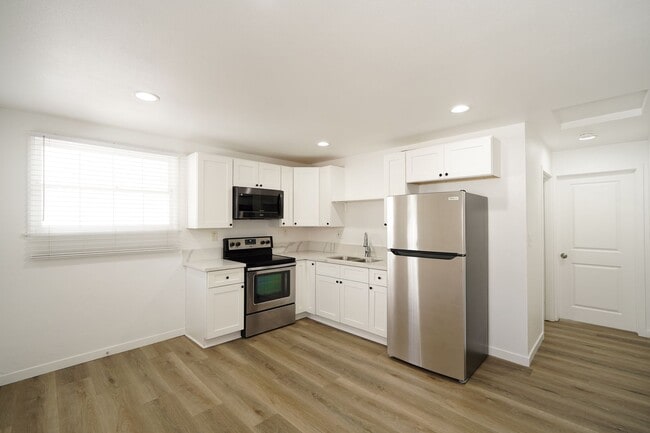 Building Photo - 4920 Granada Ave Unit 2