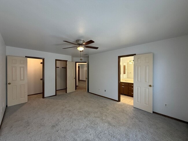 Photo - 213 Brackendale Ln