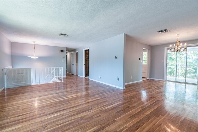 Photo - 20 Fieldstone Dr