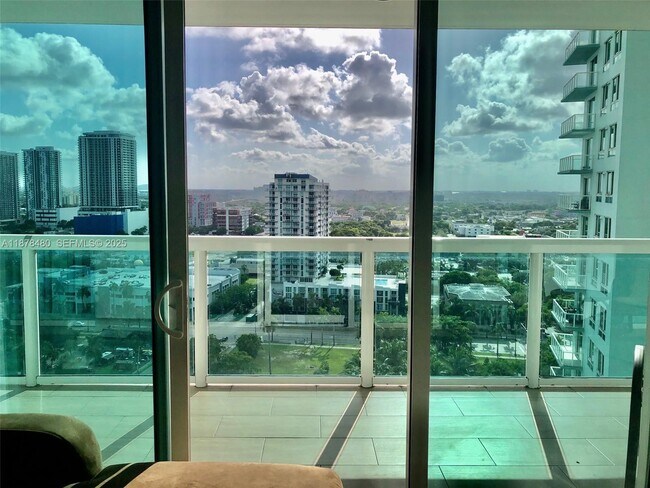 Building Photo - 1800 N Bayshore Dr Unit 2210