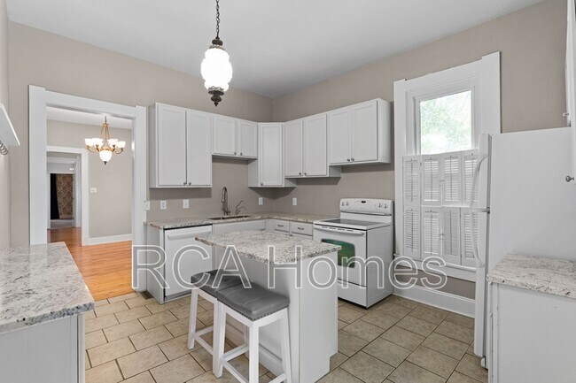 Photo - 1309 Pleasant St