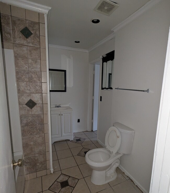 Photo - 2704 Astoria Dr