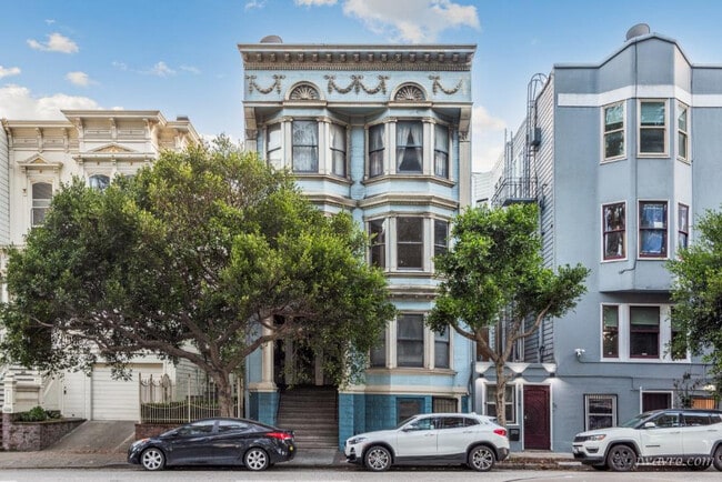 Photo - 1575 Oak St Apartment