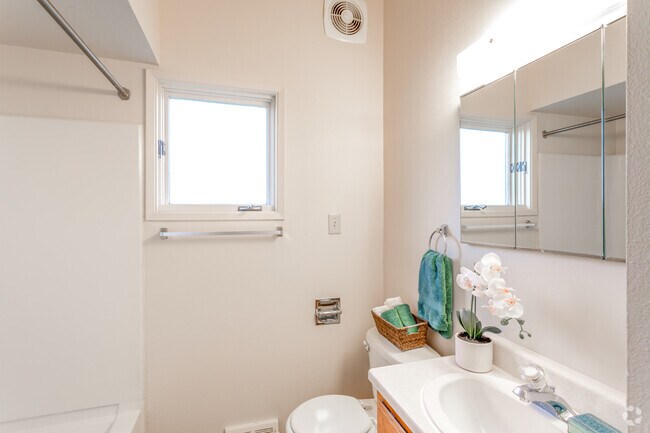 3BR, 1BA - 1,425 SF