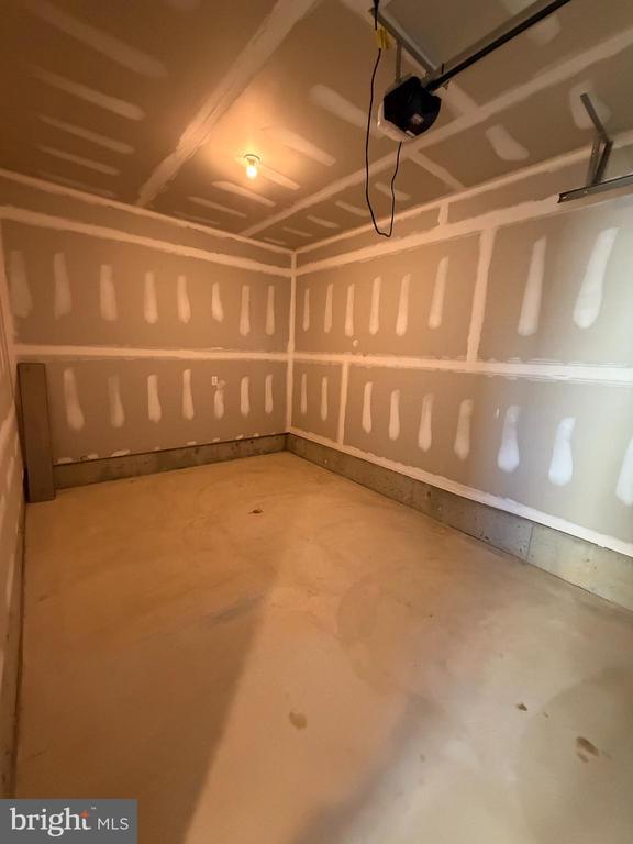 Photo - 61 Basswood St