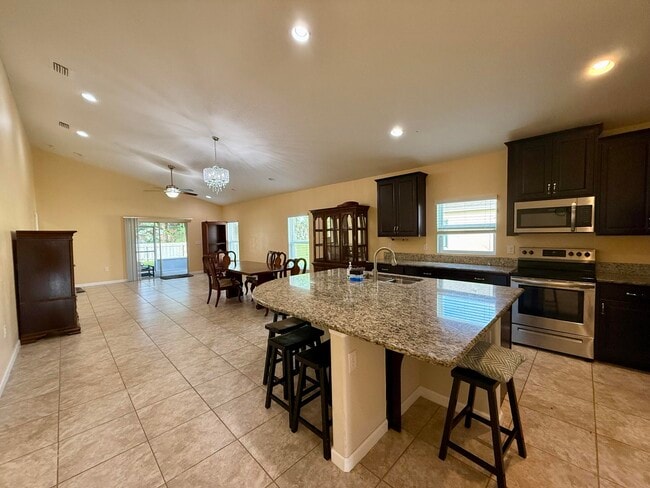 Photo - 5997 Ridge Lake Cir