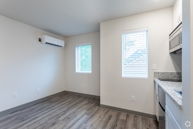 Studio, 1BA - 192.38 SF