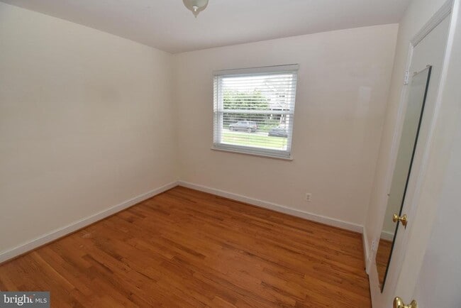 Photo - 6627 32nd St N