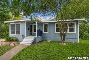 Photo - 611 Kashmuir Pl