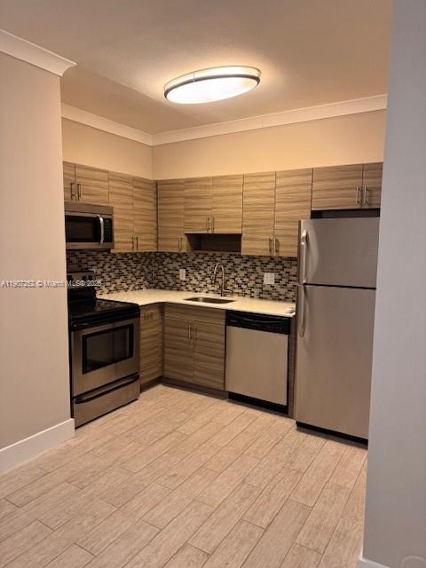 Building Photo - 115 Menores Ave Unit 10