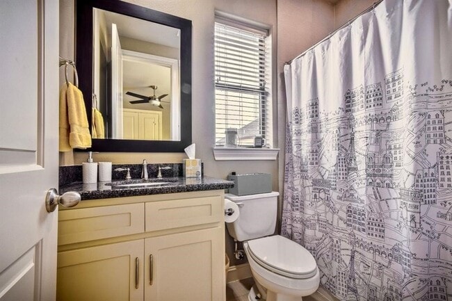 Photo - 2821 Sherwin St