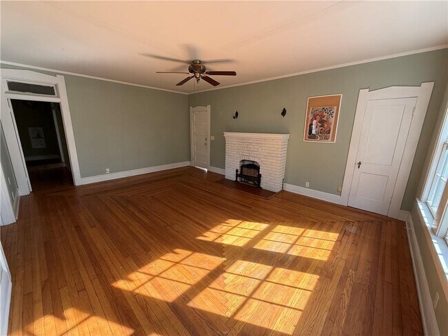 Photo - 1910 Myrtle Ave