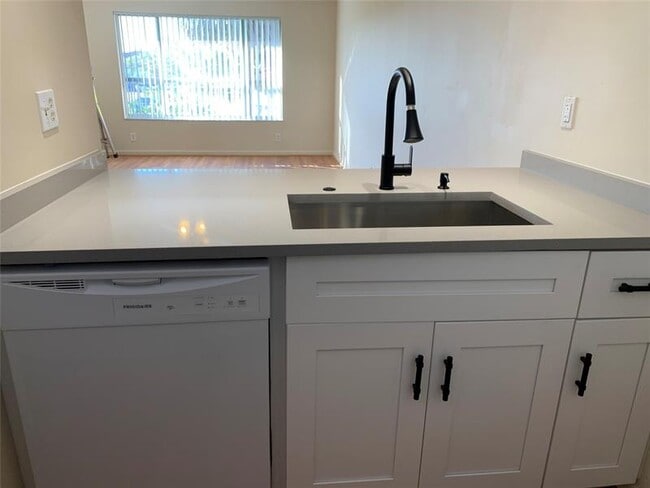 Photo - 10038 Twin Lakes Dr