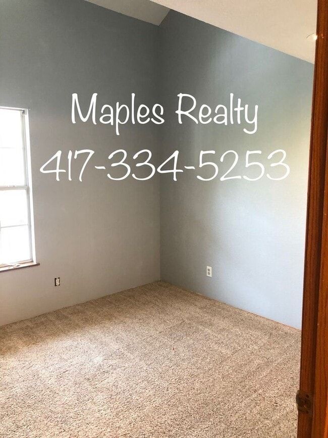 Building Photo - 2 bed, 2 bath PENTHOUSE loft condo at Fall...