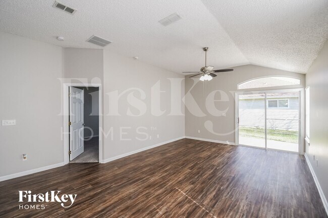 Photo - 2956 Centerwood Dr N