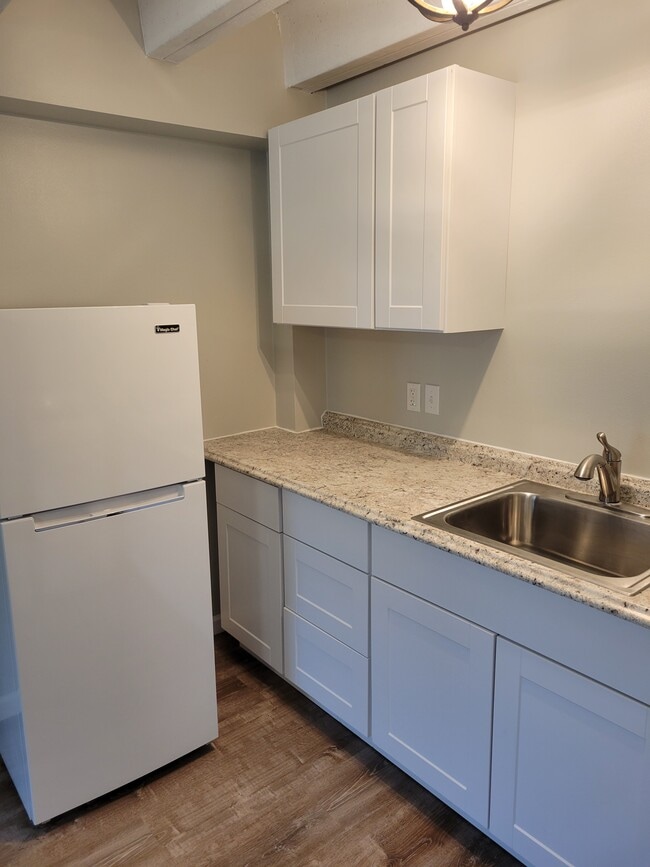 Photo - 5916 Lago Vista Way Unit B